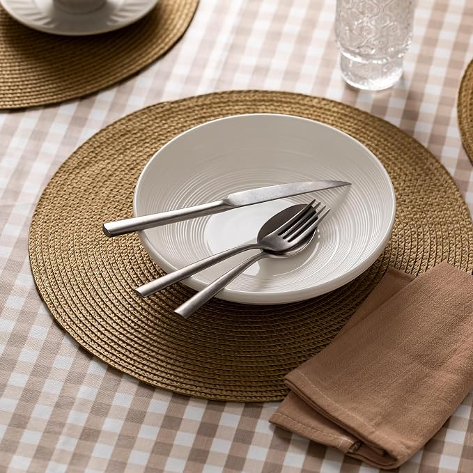 Round Placemats Set of 4 Plastic Woven Placemats Washable Wipeable Table Mats - Image 2
