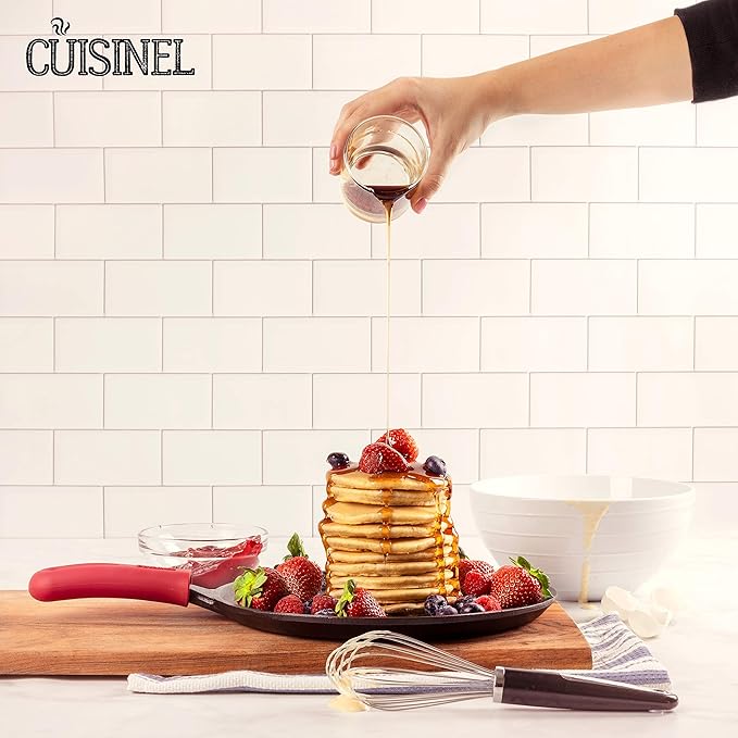 10.5-Inch Round Cast Iron Griddle, 2-Quart, with Silicone Handle Cover