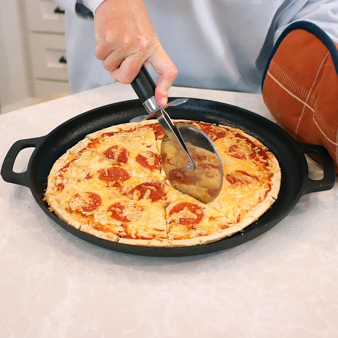 Sunnydaze 13.75-Inch Pre-Seasoned Cast Iron Pizza Pan - Image 4