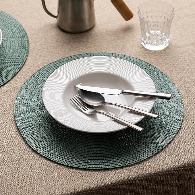 Round Placemats Set of 8 Plastic Woven Placemats Washable Wipeable Table Mats - Image 2