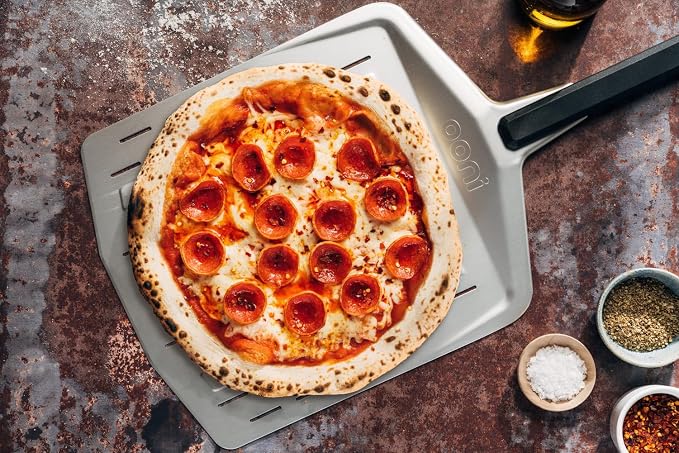 ooni 14” Perforated Pizza Peel – Long Handle Perforated Aluminium Pizza Paddle - Image 9
