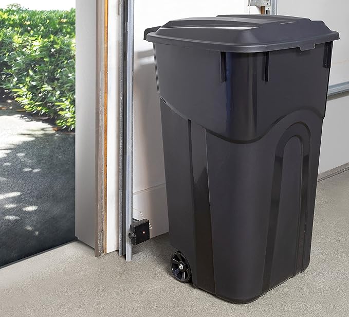 United Solutions 32 Gallon Wheeled Outdoor Garbage Can - Image 6